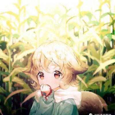 女子剪开床垫发现一把剪刀
